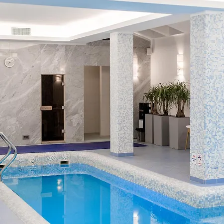 Отель Artis Centrum 4*