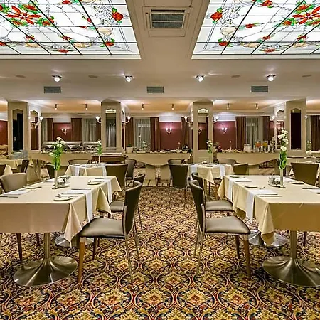 Artis Centrum 4*