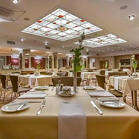 Artis Centrum Hotel