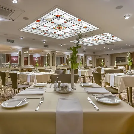 Artis Centrum Szálloda 4*