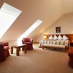 Hotel Artis Centrum 4*