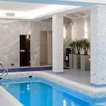 Hotel Artis Centrum 4*