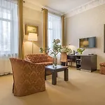 Hotel Artis Centrum 4*