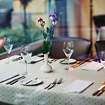 Hotel Artis Centrum 4*