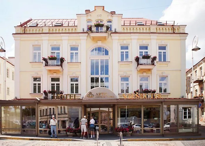 아르티스 센트럼 4*