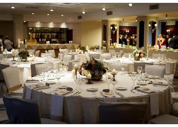 Artis Centrum Готель 4*