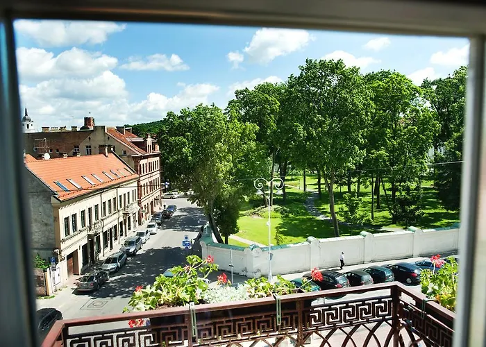 Artis Centrum Готель