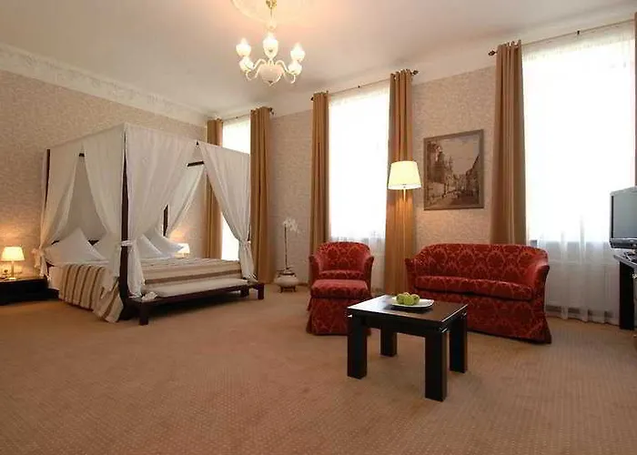 Artis Centrum Готель 4*