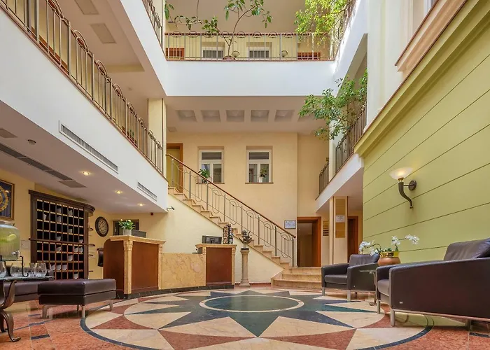 Готель Artis Centrum